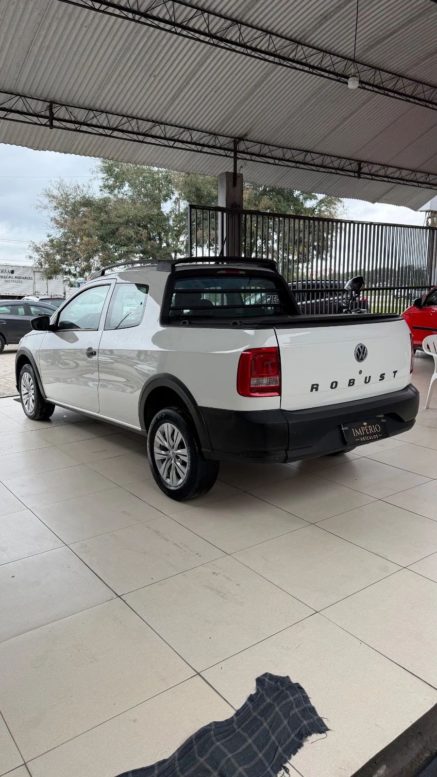 VolksWagen Saveiro 2022, cor branca, foto 3 de 7