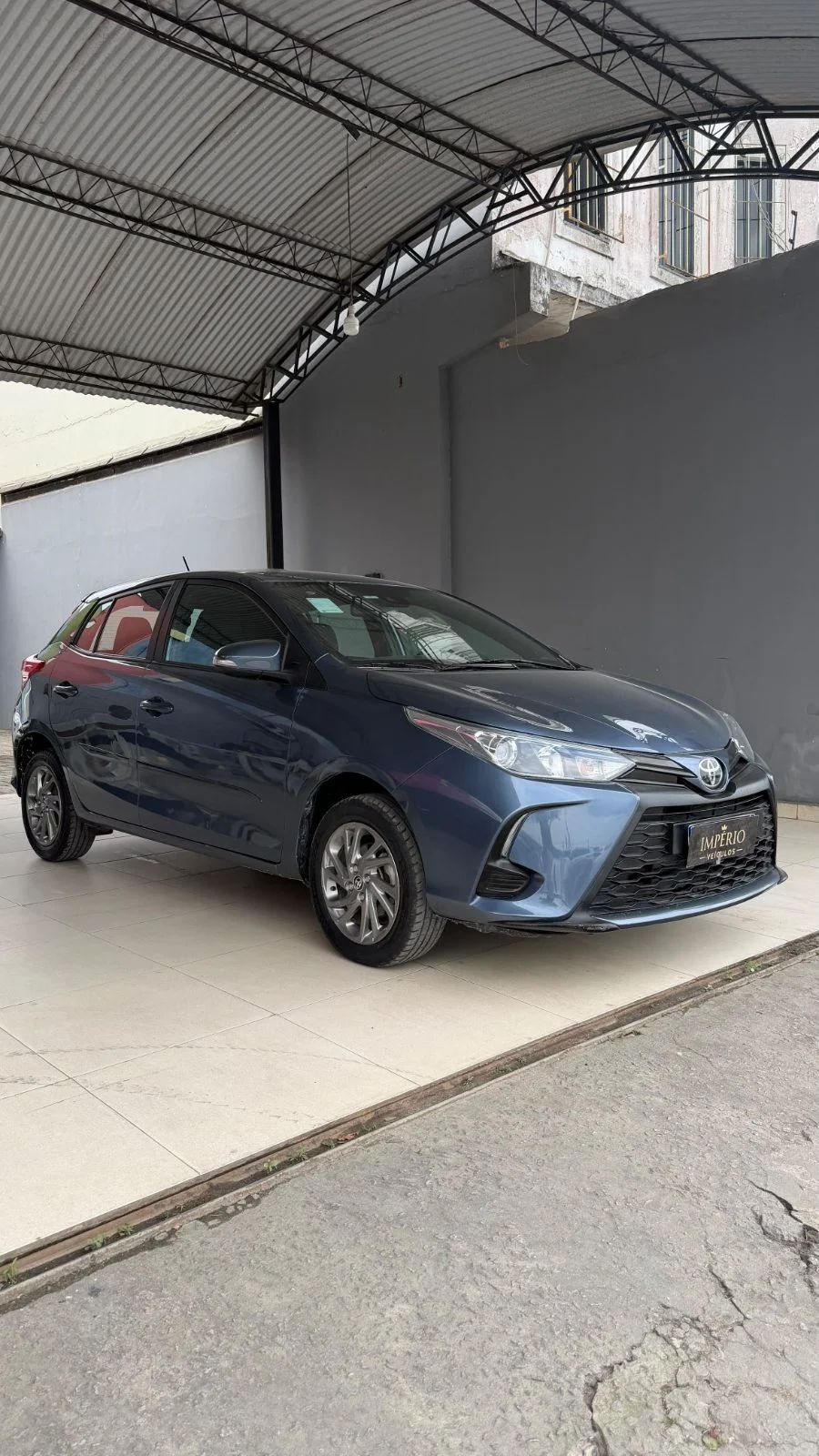 Toyota YARIS 2023, cor azul, foto 2 de 9